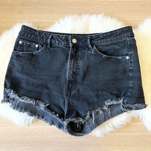 Zara Black Denim Shorts - Picture 1 of 2